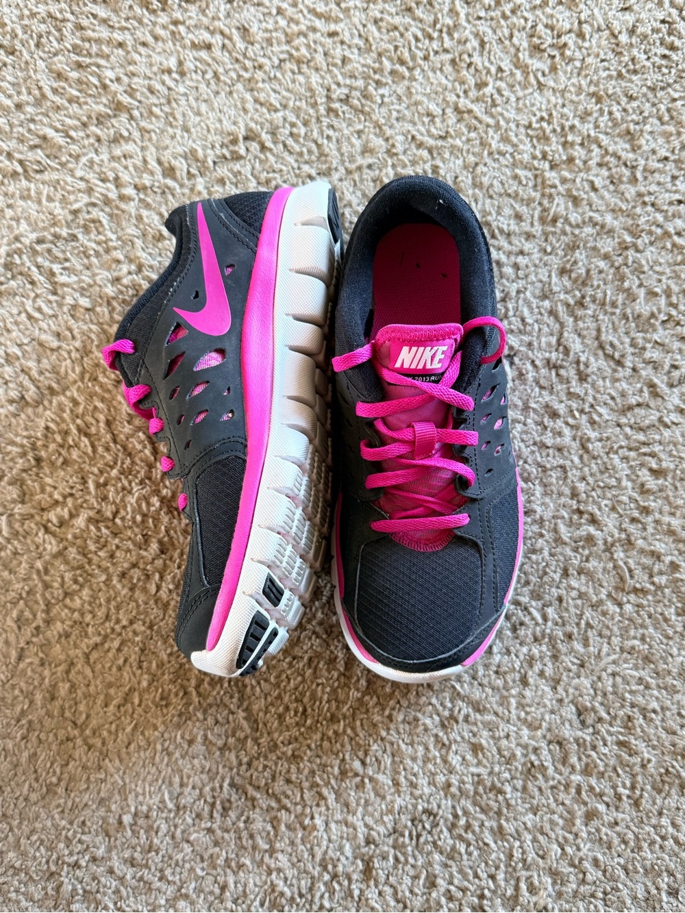 Nike Women's Black Athletic Sneakers with Hot Pink Accents